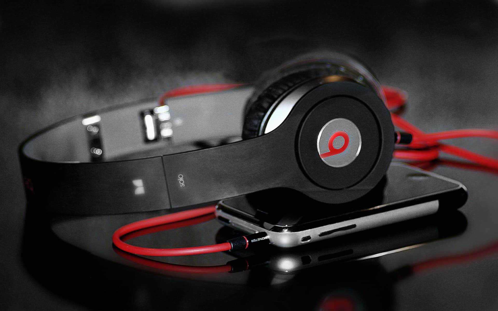 Headphones_music_iphone_dr_dre_apples_beats_audio_wire_1920x1200