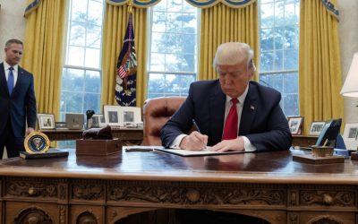 Meta lägger sig platt och lydigt inför den nye kejsaren